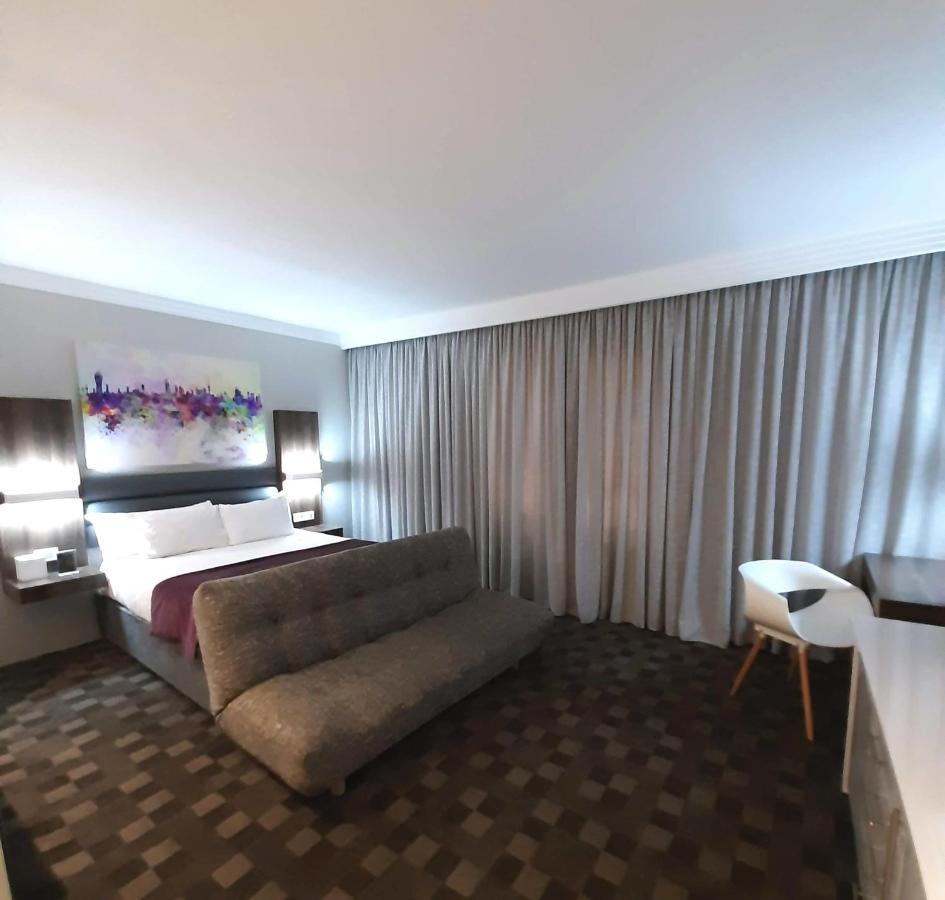 Palm Swift Luxury Accommodation Brits Exterior photo