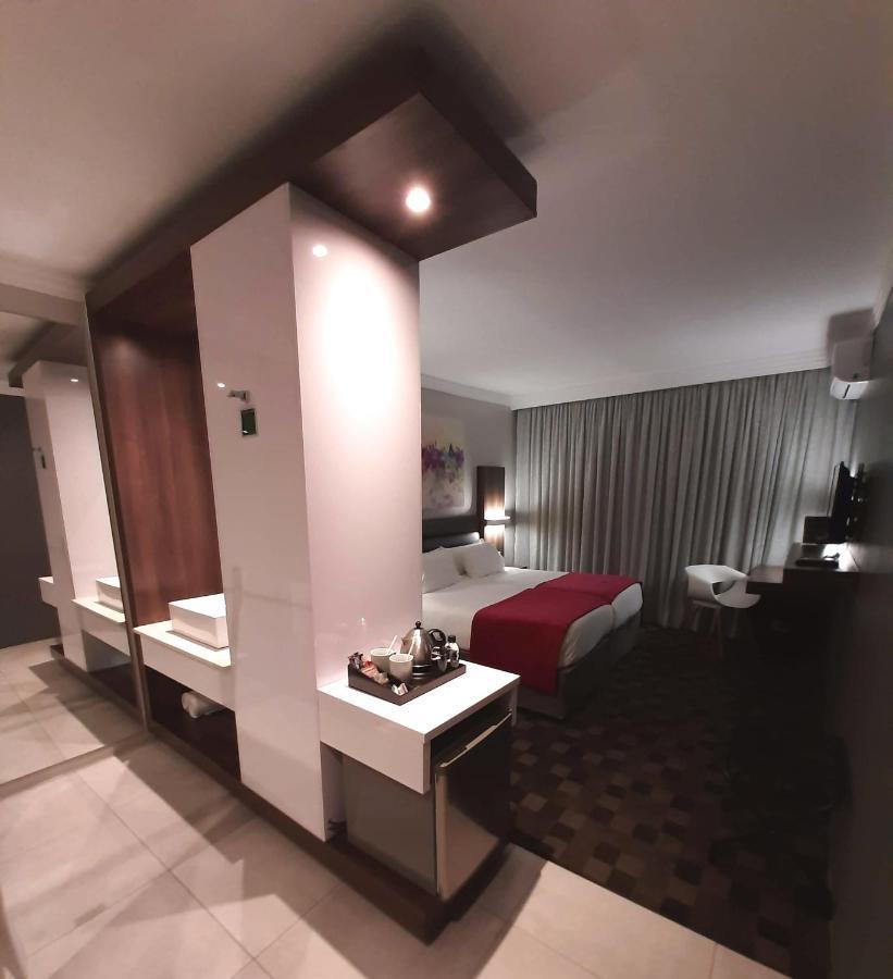 Palm Swift Luxury Accommodation Brits Exterior photo